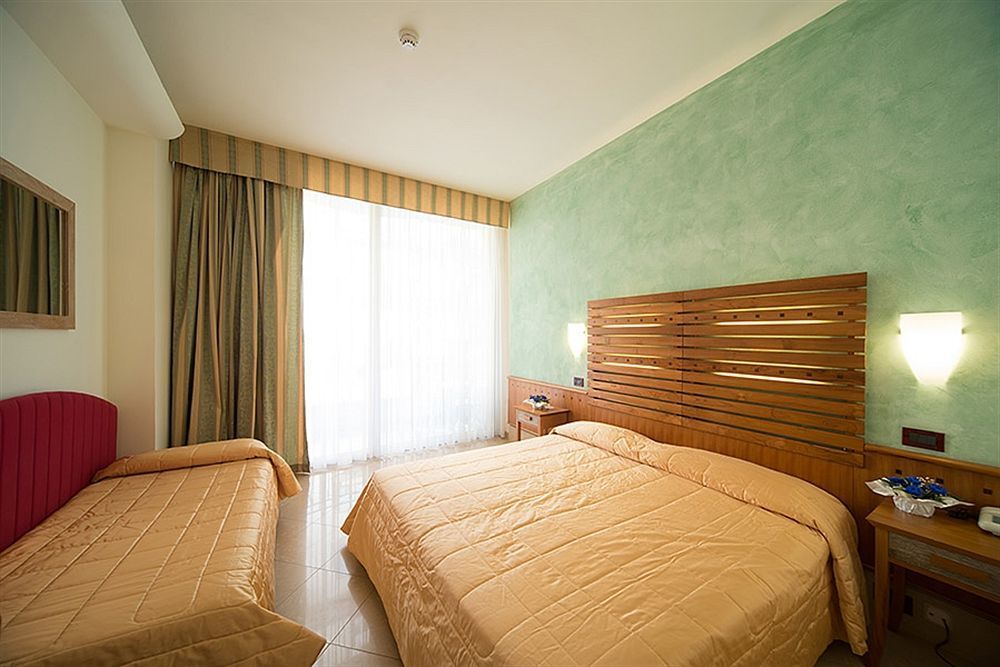 Hotel Smeraldo Cesenatico Exterior foto